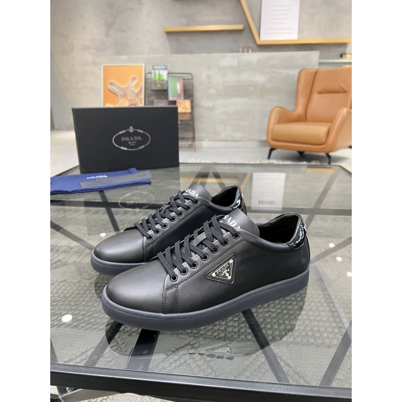 Pra*a casual shoes